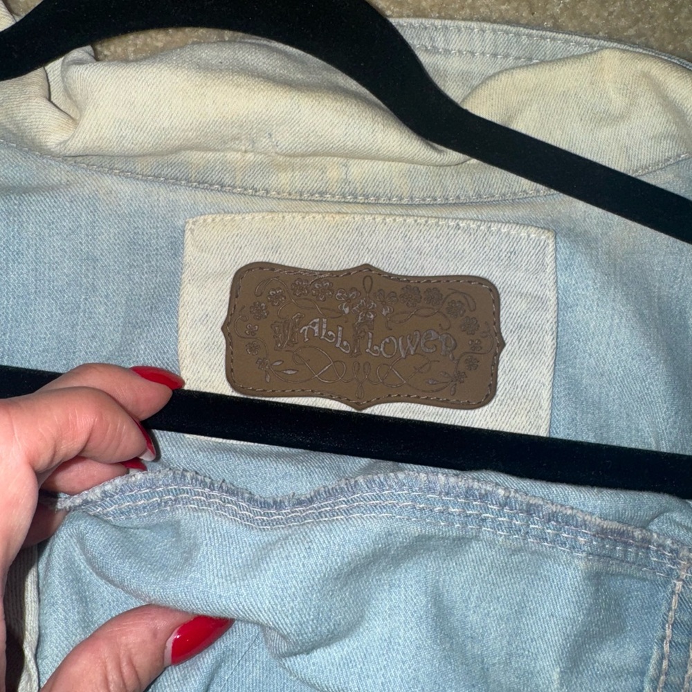 Wallflower Light Wash Jean Jacket - Picture 3 of 4